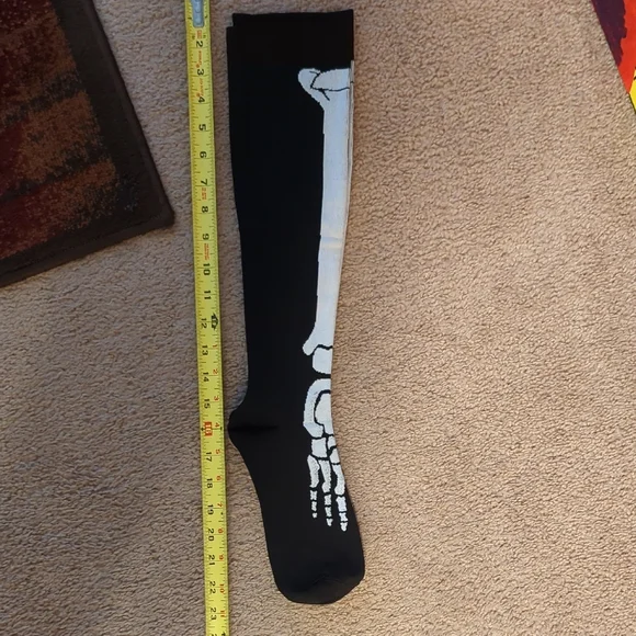 4 Black and White Skull Pattern Compression Socks Knee High - Picture 4 of 5